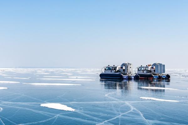 Путешествие по льду Байкала 