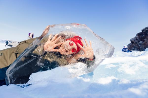 Путешествие по льду Байкала 